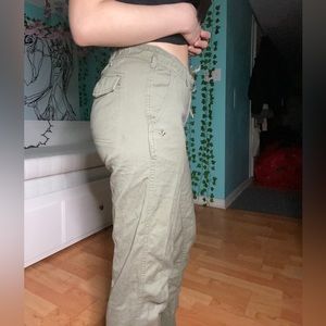 ❤️‍🔥3 / 30❤️‍🔥 roots pants